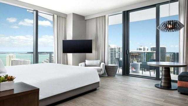 Kirayə götürdüyü otağa bir evin pulunu ödədi -  FOTOLAR